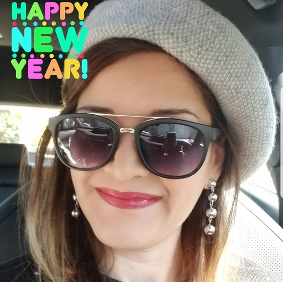 Welcome to my closet! - Picture 2 of 5